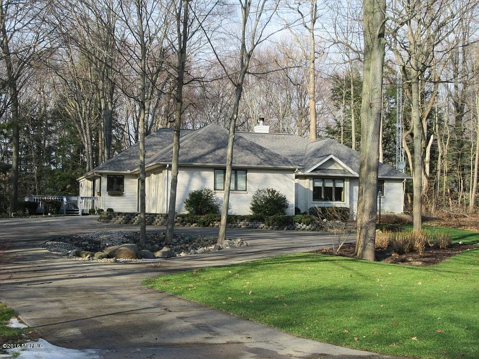 1st image of 76600 16th Ave