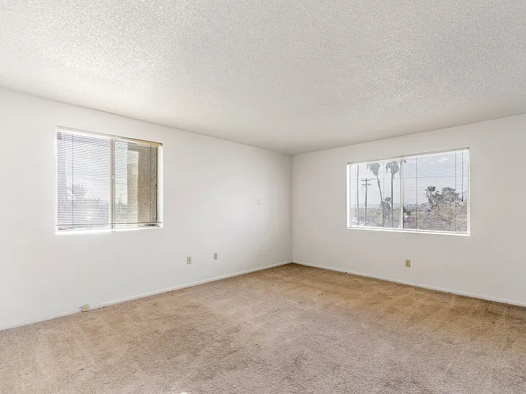 524 N Dodge Blvd — Photo 19