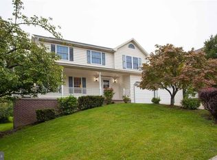 1355 Fox Hollow Dr, Steelton, PA 17113