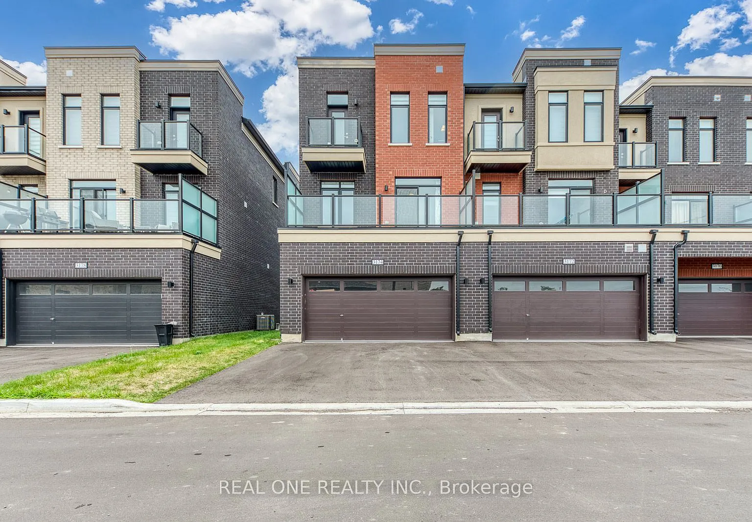 4 bed, $3,850 — Photo 1