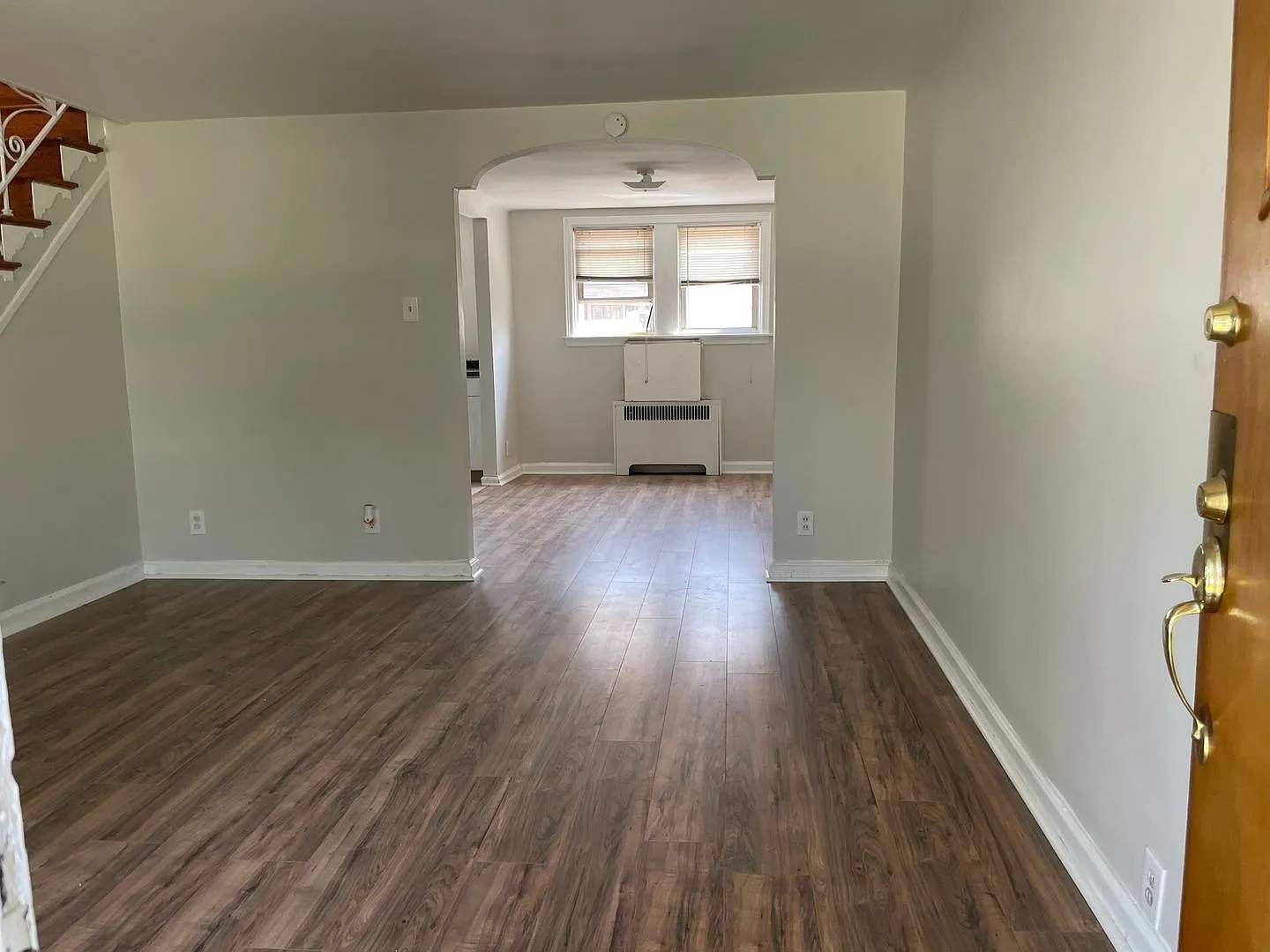 2057 Simon St photo 1