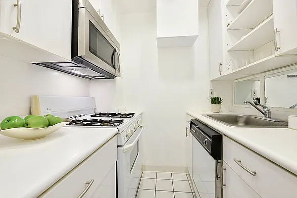Rented by Corcoran | media 19