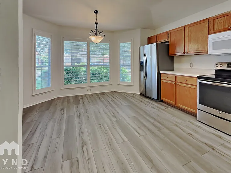 4611 Echo Lake Dr — Photo 6