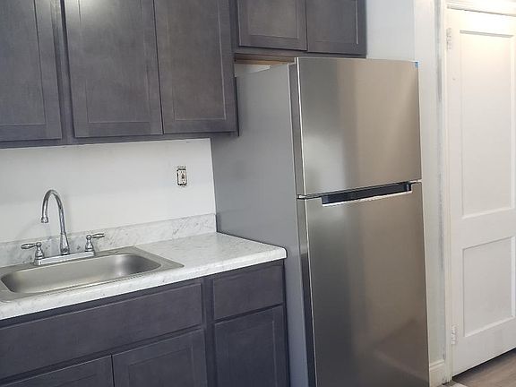 2nd image of 447 Maryland St APT 4