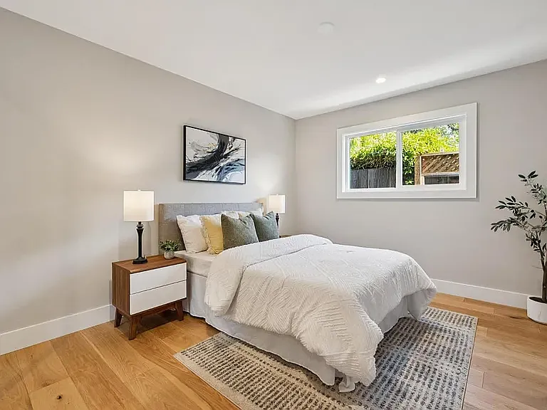 935 Circle Dr — Photo 12
