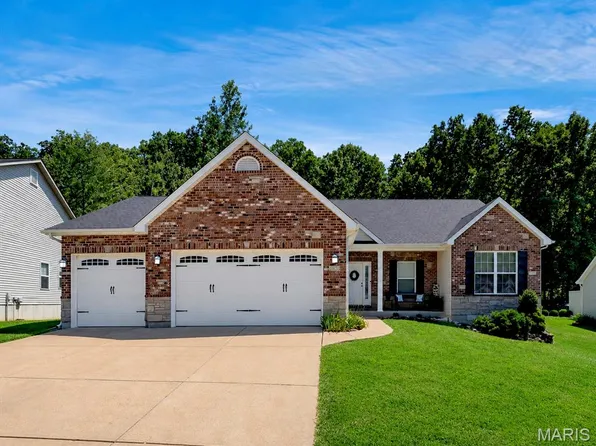 1132 Konert Valley Dr, Fenton, MO 63026
