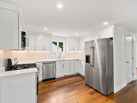 4th image of 485 Ralph Talbot St