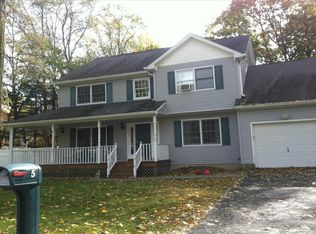 5 Nimitz St, Huntington, NY 11743