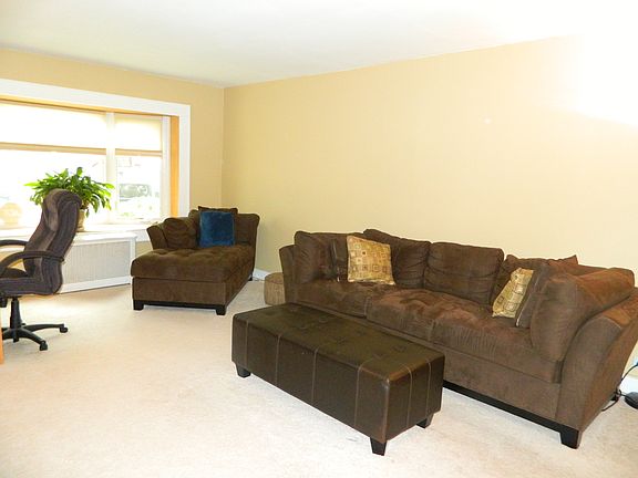 4th image of 2506 Woodhull Ave