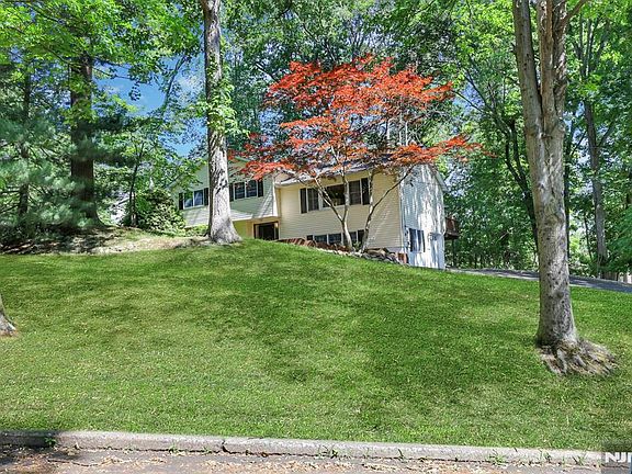 2nd image of 598 Whitenack Rd