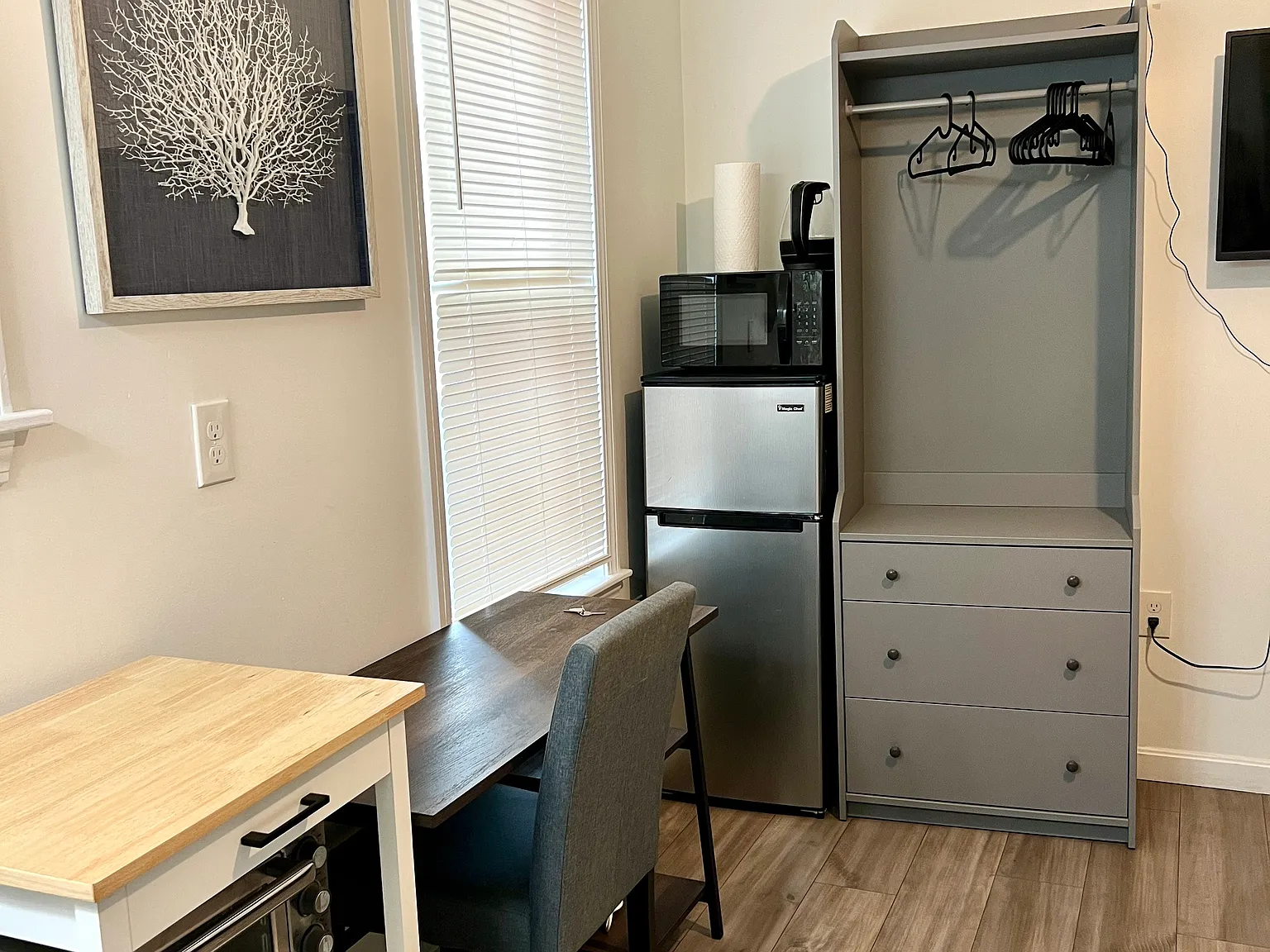 Studio, 9999 sqft, $1,900 — Photo 2