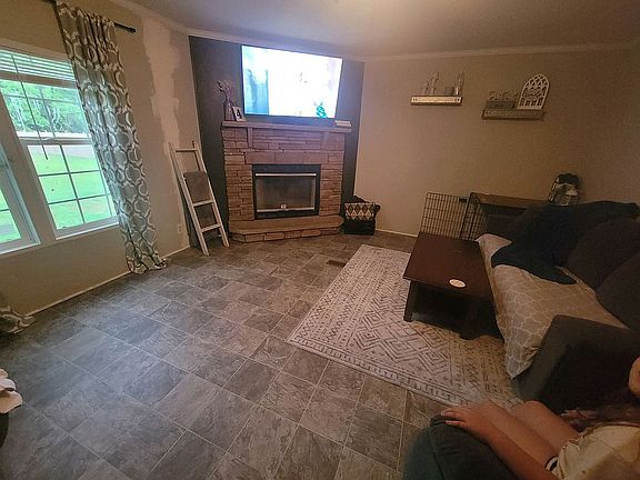 2nd image of 341 Owens Rd
