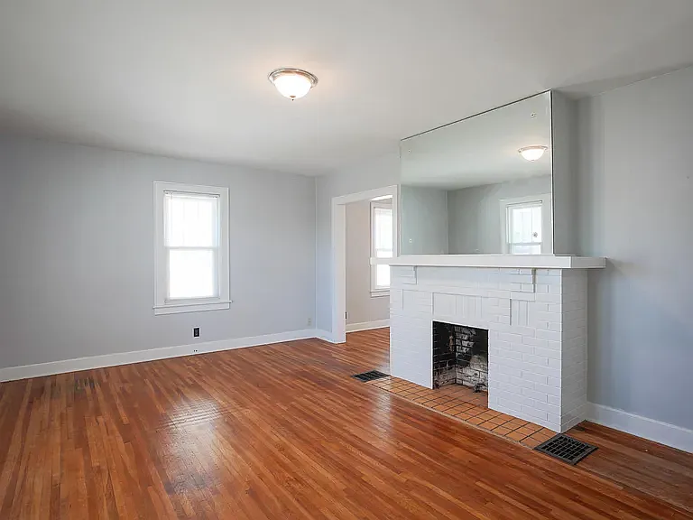 815 E Chestnut St — Photo 11