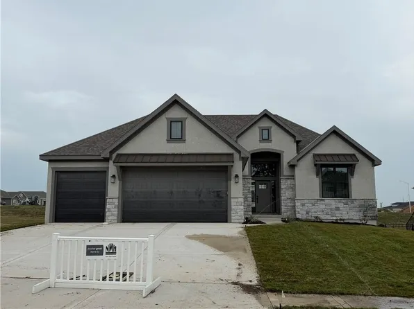 10510 N Liberty St, Kansas City, MO 64155