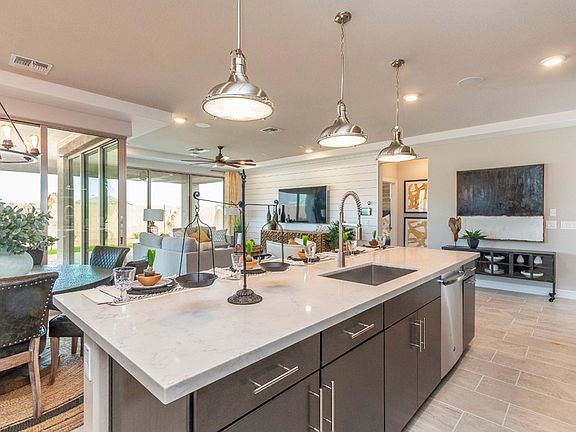 10117 E Wavelength Avenue - Kitchen Island - Model Home Final Selections May Vary