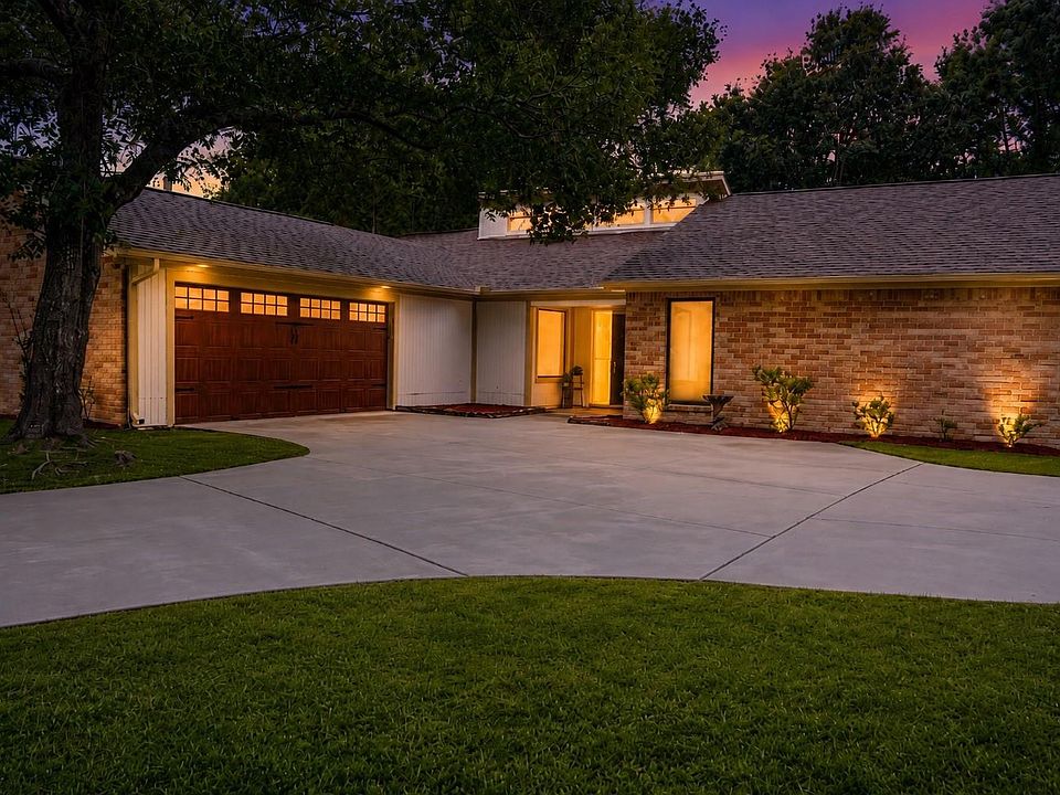 1st image of 16411 Seven Waves Ct