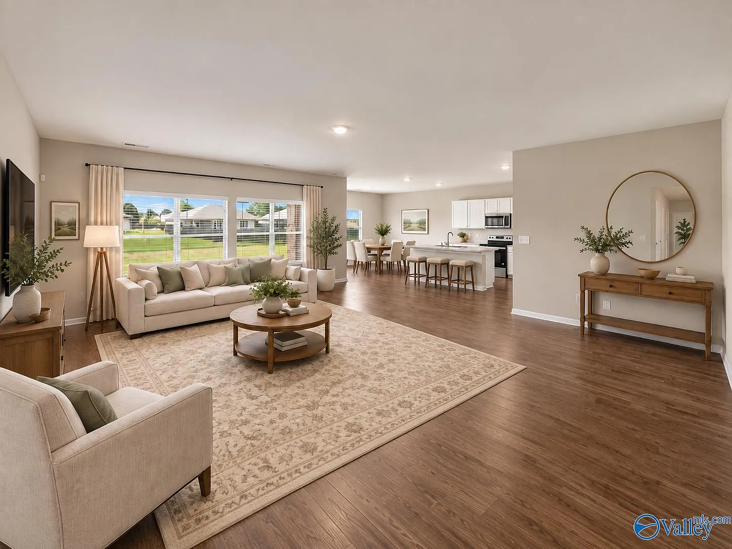 4 bed, 2.0 bath, 2303 sqft, $2,000 — Photo 4