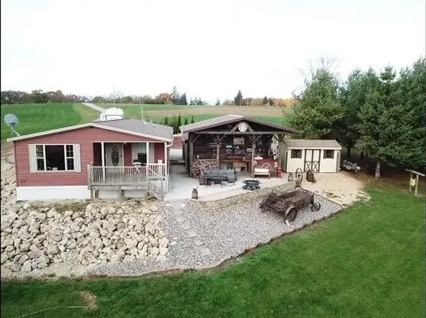 13692 Irish Ridge Rd, Mount Hope, WI 53816