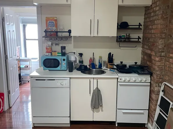 71 Pineapple Street image 1 of 14