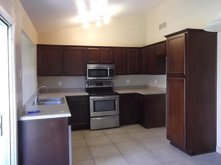 S 19th Pl — Photo 3