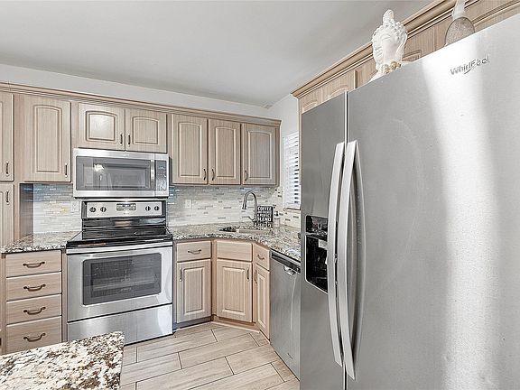 3rd image of 3224 NW 47th Avenue #3104