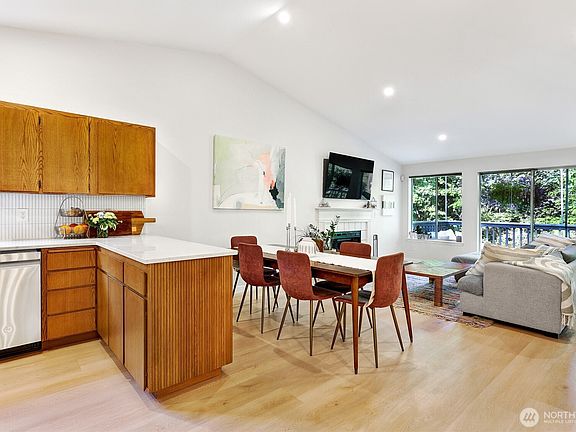 4th image of 5126 S Garden Loop Road #11