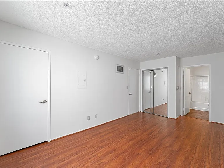 1785 Beloit Ave — Photo 25