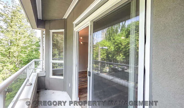 925 110th Ave NE #306 — Photo 23
