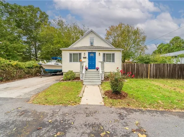 23 Stoddard Pl, Warwick, RI 02888