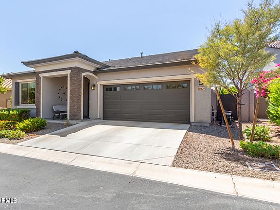 3rd image of 20479 W HAZELWOOD Avenue