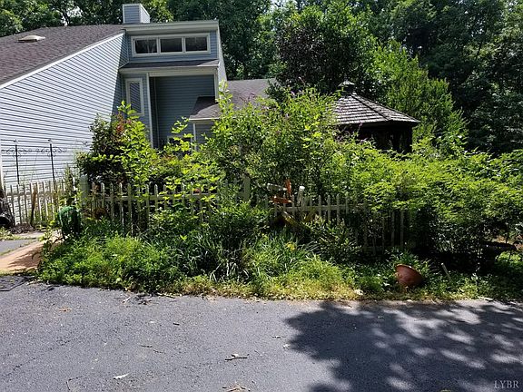 2nd image of 300 Robinson Dr