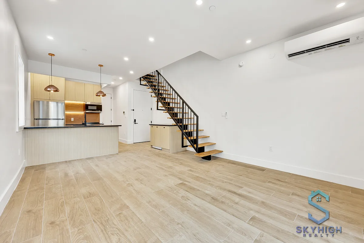 Building Photo - 1698 Pacific St #PENTHOUSE