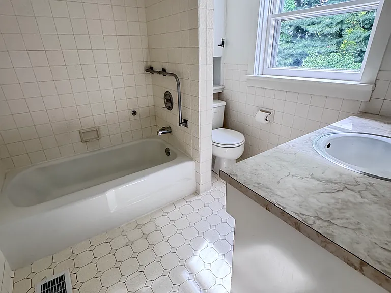 1253 Fairport Rd — Photo 24