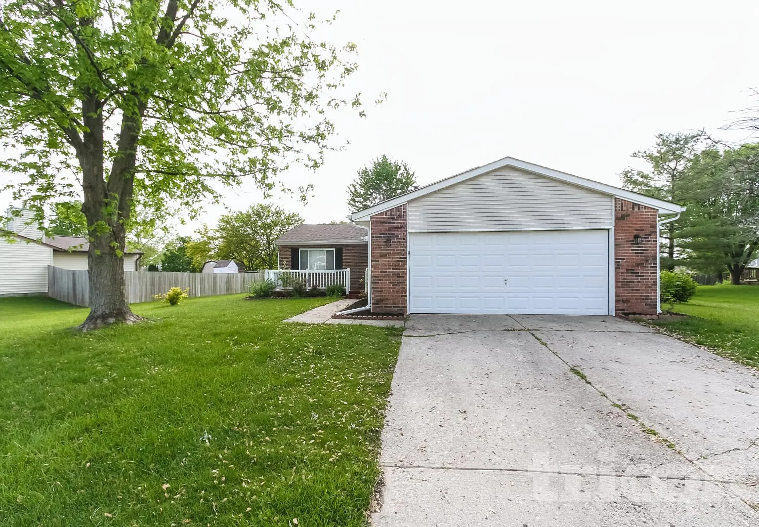 530 Quail Run Greenwood IN — Photo 2