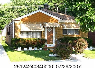1st image of 10228 S Crandon Ave