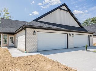 8647 Pebble Creek Dr, Newburgh, IN 47630