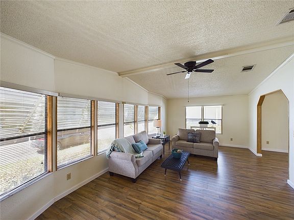 2nd image of 616 Oleander Cir