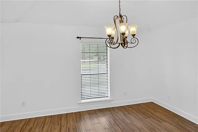 401 Starling Dr — Photo 15