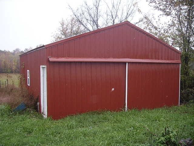 2nd image of 696 Browns Rd