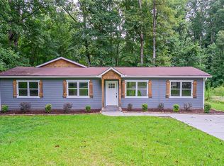 592 Oak Hills Rd SW, Mableton, GA 30126