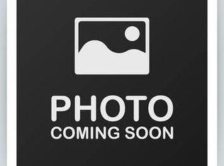 24 Manhasset Ave APT E, Pt Washington, NY 11050