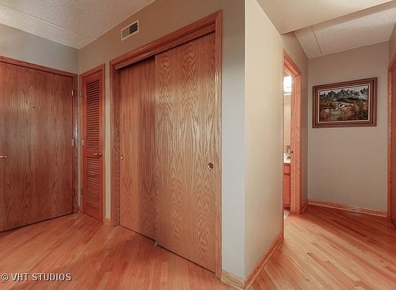 5th image of 5555 N Cumberland Ave Unit 709