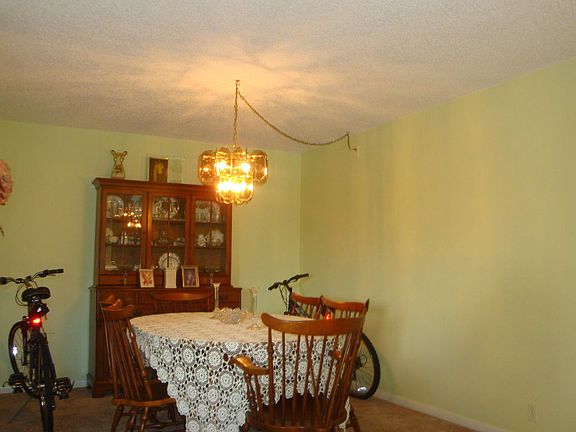 5th image of 813 Sky Pine Way APT H2