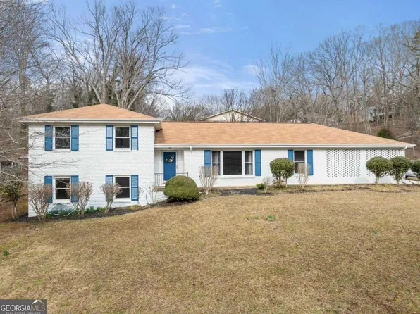 1002 Dixon Dr, Gainesville, GA 30501