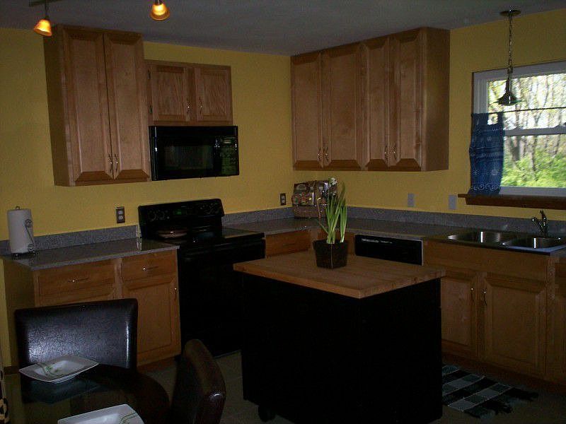 kitchen w/granite