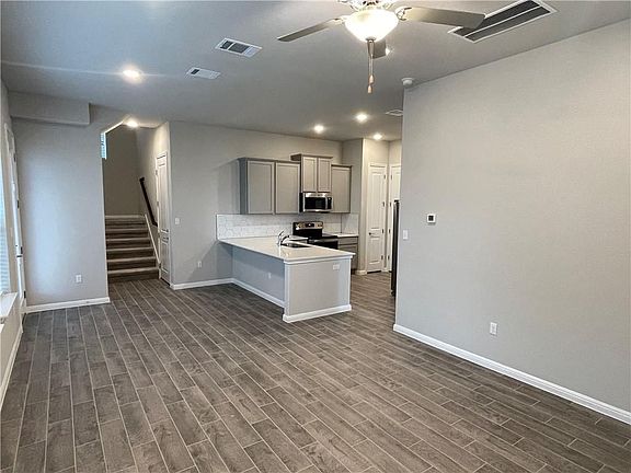 3rd image of 1015 Vista View Dr Unit 2702