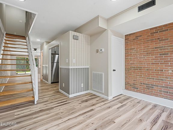 4th image of 2806 Suncrest Rd APT 4