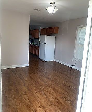 4th image of 618 Poindexter St