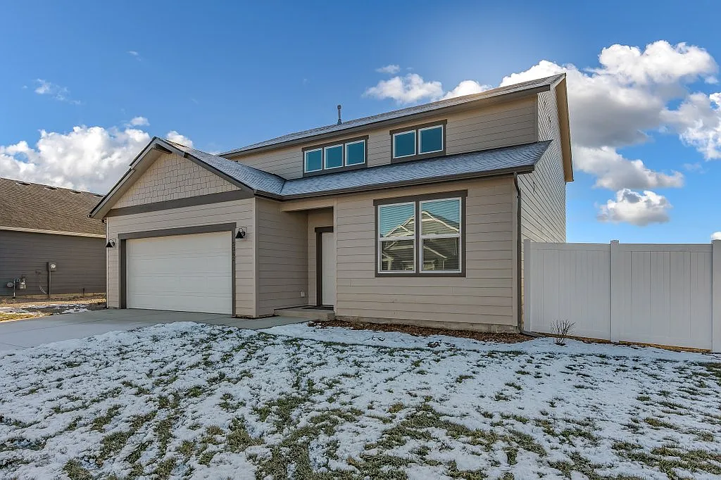 5 bed, 2525 sqft, $2,795 — Photo 3