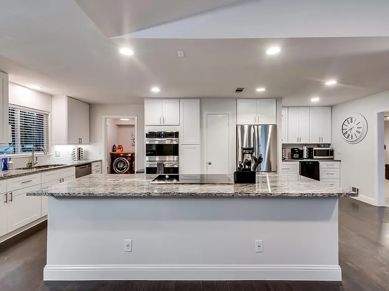 6217 Alpha Rd — Photo 20